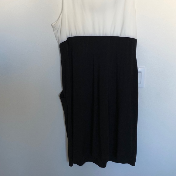 Black + White dress with embellished neckline - Picture 5 of 5